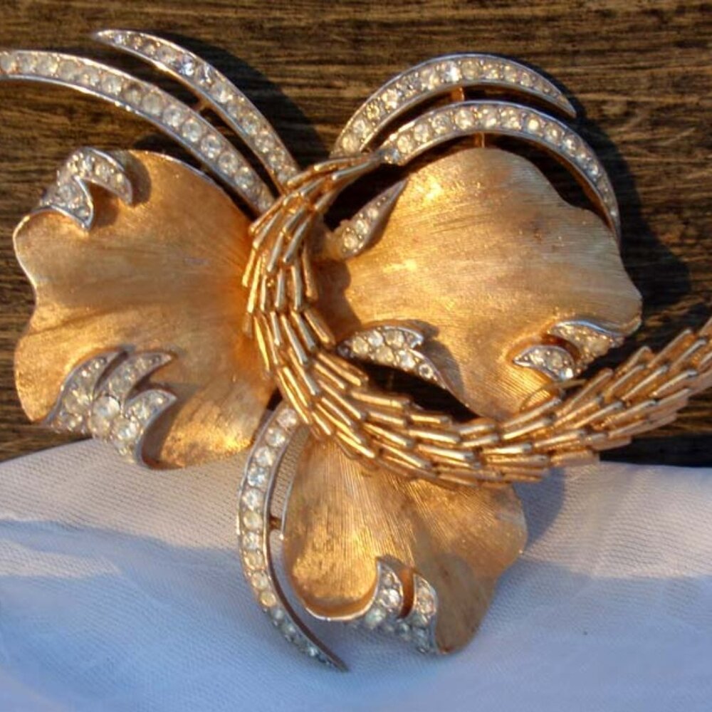 Trifari Coral and Seaweed Brooch